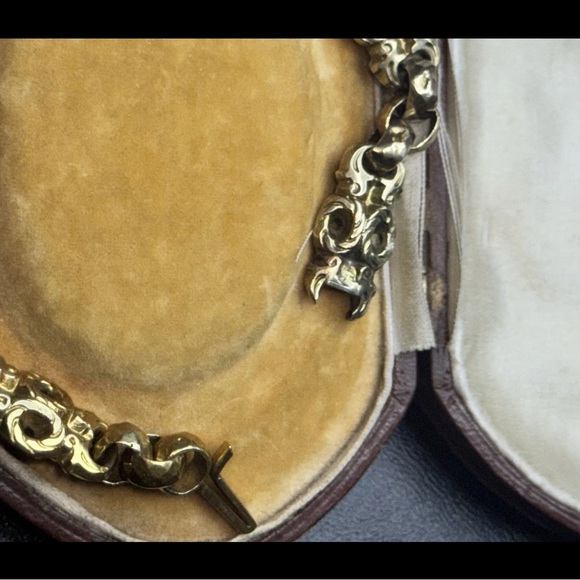 Victorian garnet bracelet 9ct/10ct acid tested. - Picture 9 of 16